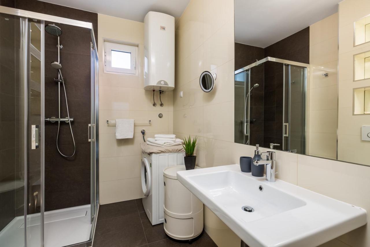 Apartment Mara Opatija With Rooftop Swimming Pool Ічичі Екстер'єр фото